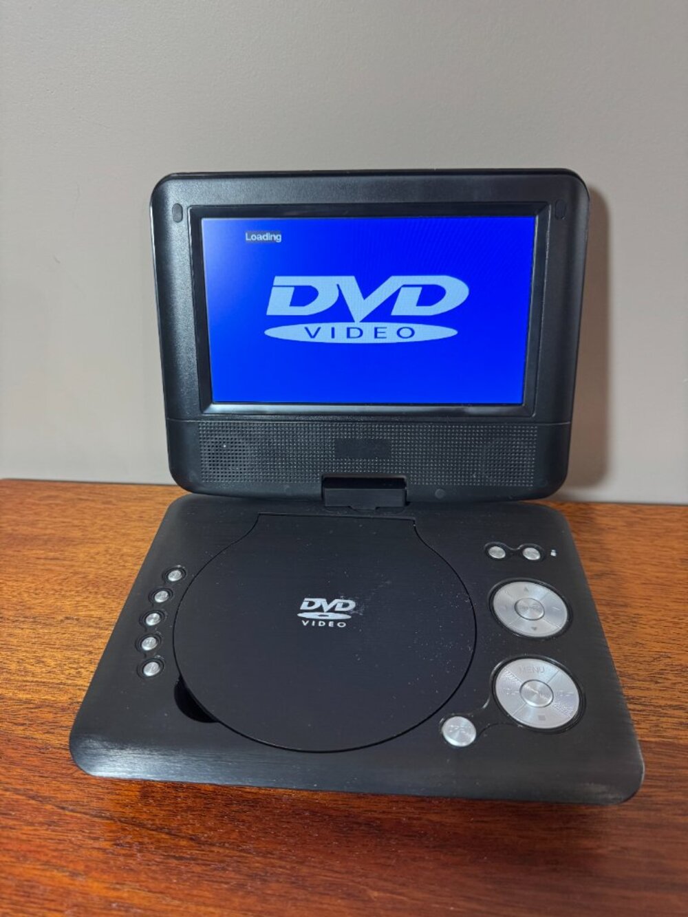 Onn 7” Portable DVD Player ONA16AV008 - Charger - Tested Working - Picture 4 of 4